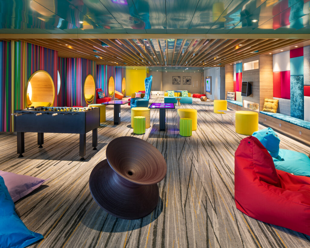 Teen Lounge on Utopia of the Seas