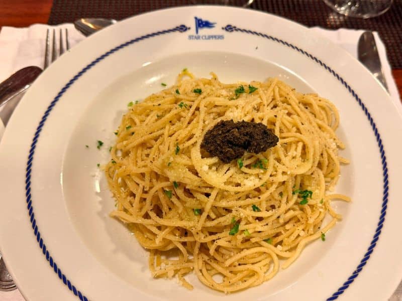 Dining on Star Flyer
