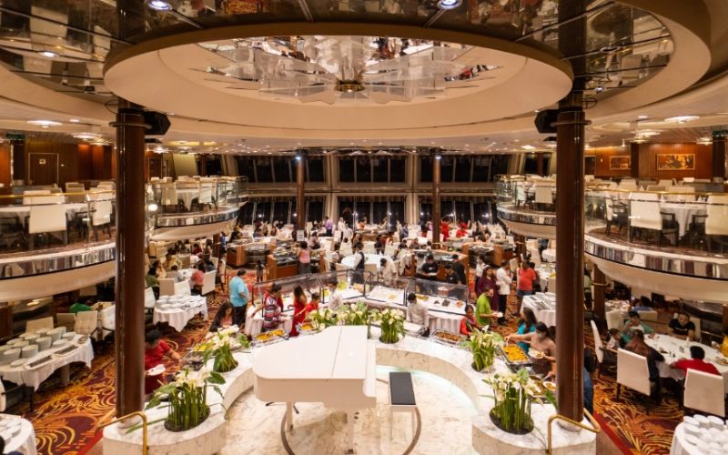 Cordelia Cruises dining room