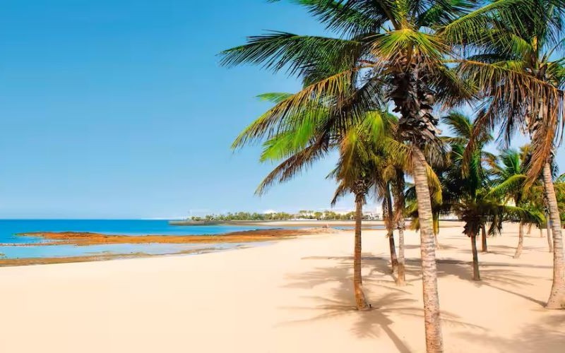 Arrecife-Lanzarote-beach