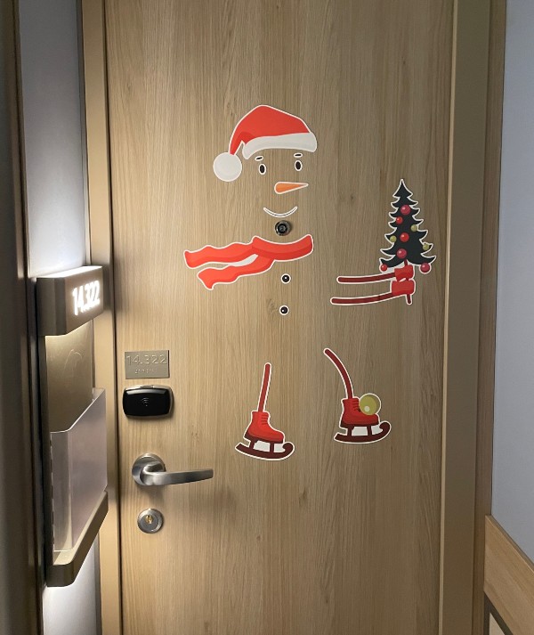Christmas cruise cabin door decorations