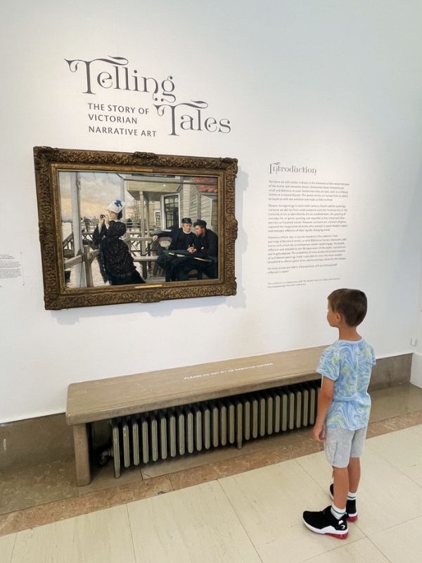 Child at Southampton City Art Gallery