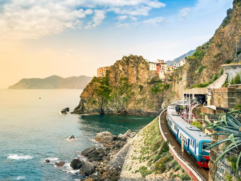 Cinque Terre by Train and Limoncino