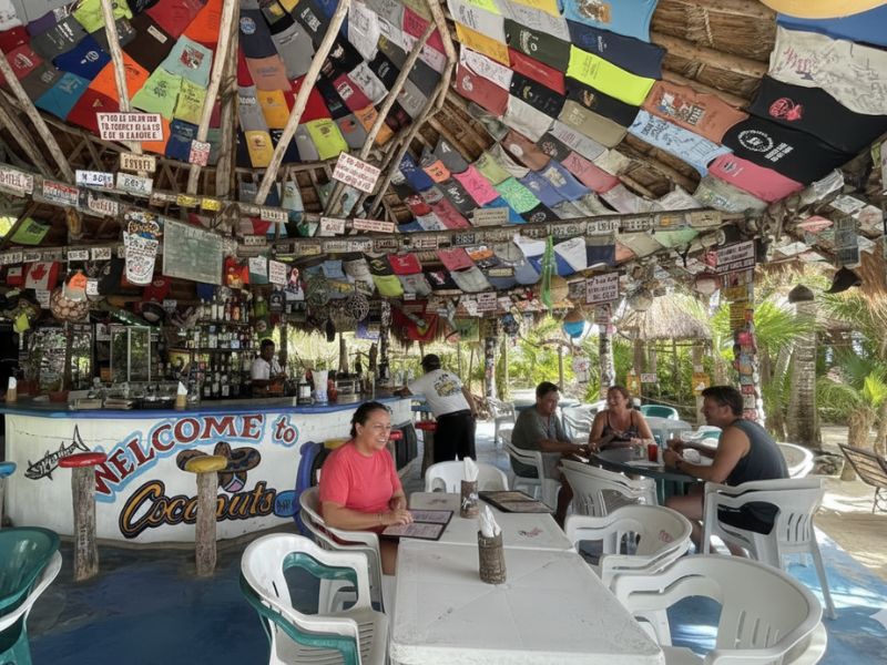 Coconuts bar Cozumel