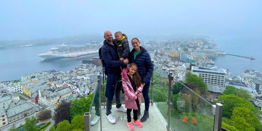 Cruise Mummy and family in Norway