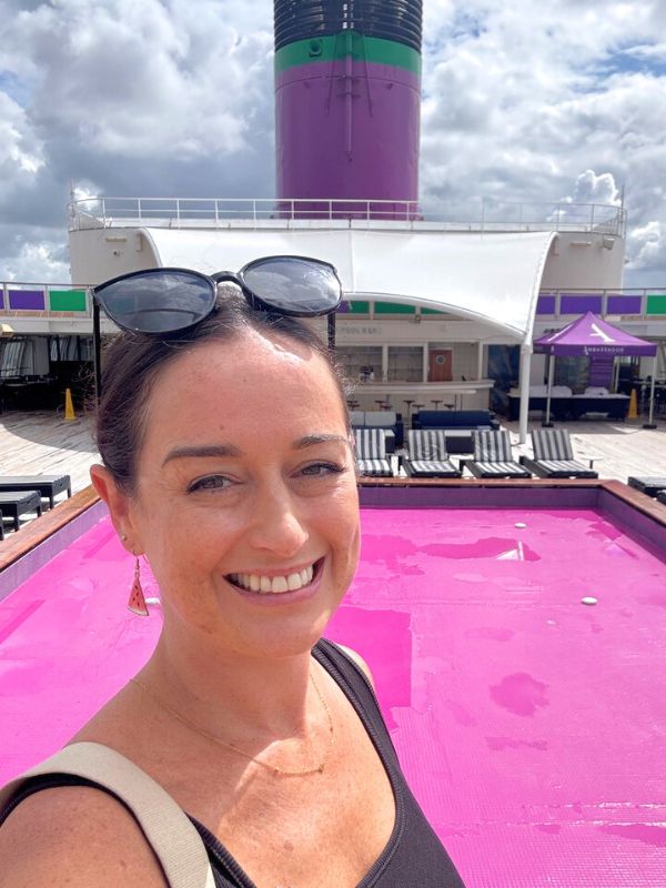 Cruise Mummy selfie on Ambience