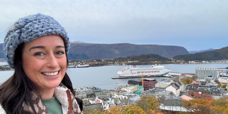 Cruise Mummy with Ambassador ship
