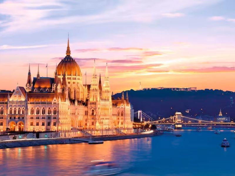 Danube cruise to Budapest