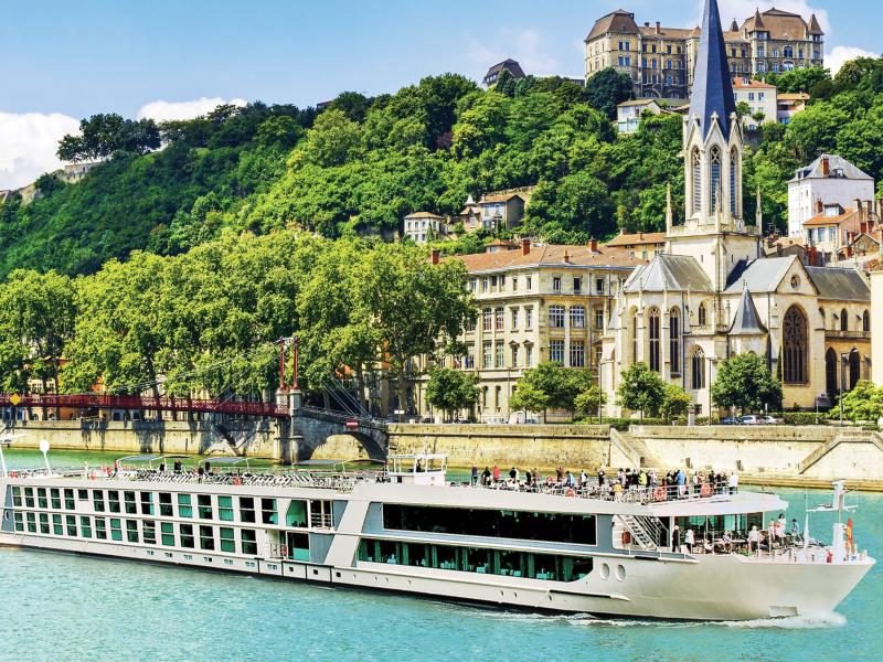 Emerald Liberte in Lyon