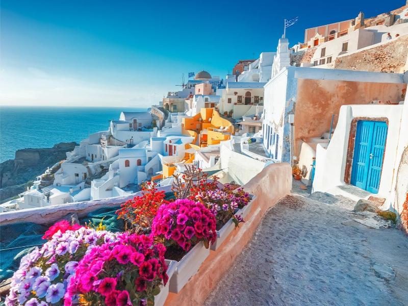 Exclusive Santorini, Oia and Winery Tour