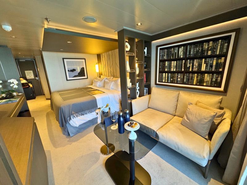 Explore Journeys Suite
