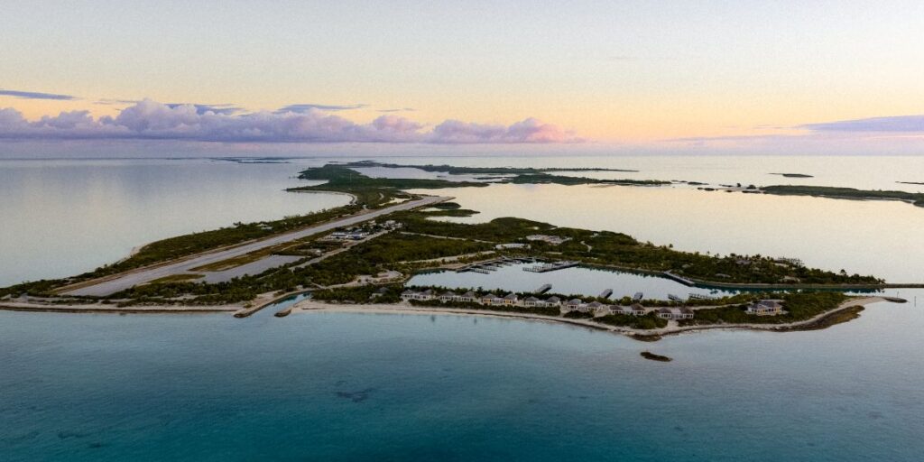 Four Seasons Yachts Normans Cay Island