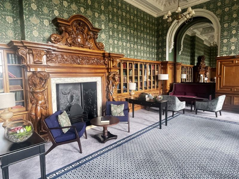 Heythrop Park lounge
