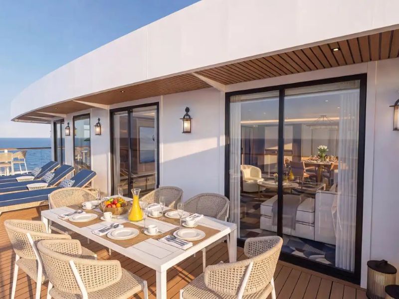 Holland America HAL Zuiderdam Pinnacle Suite