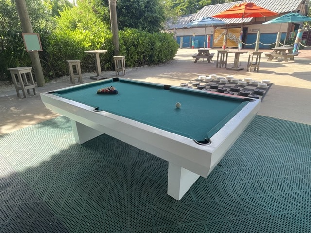 Pool table
