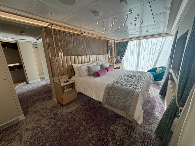 Disney Treasure Royal Suite bedroom