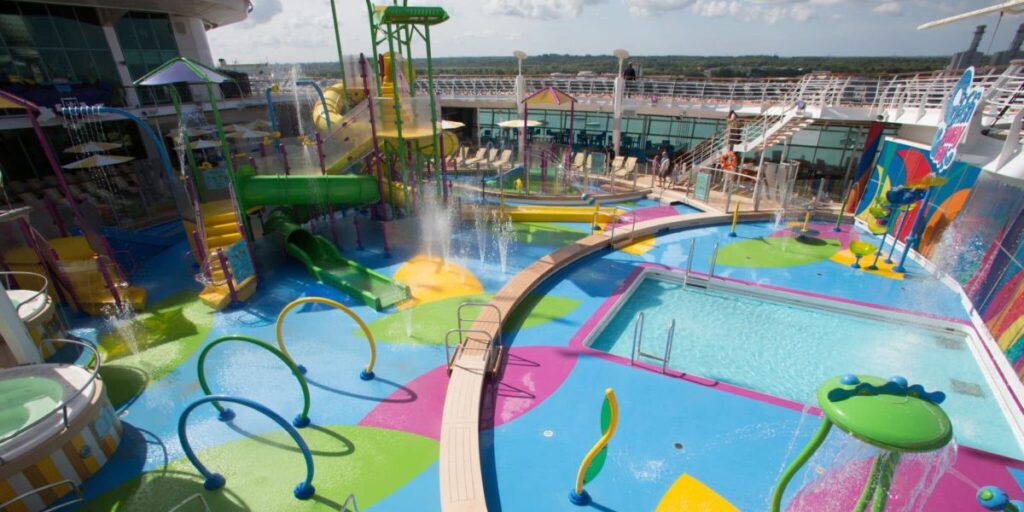 Independence of the Seas Splashaway Bay