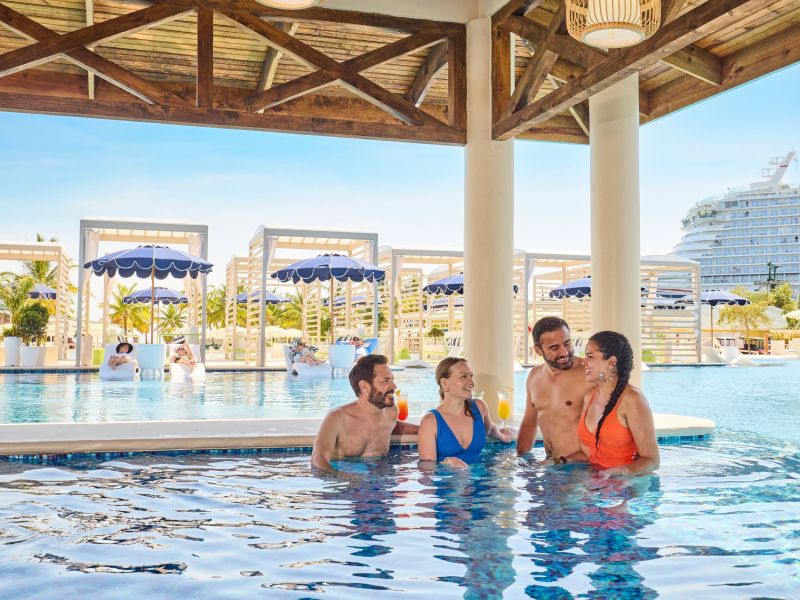 Isla Tropicale's swim up bar for adults