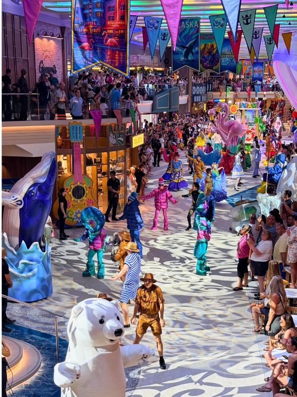 Legend of the Seas Promenade
