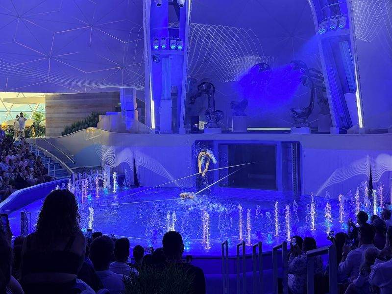 Legend of the Seas Aquatheater