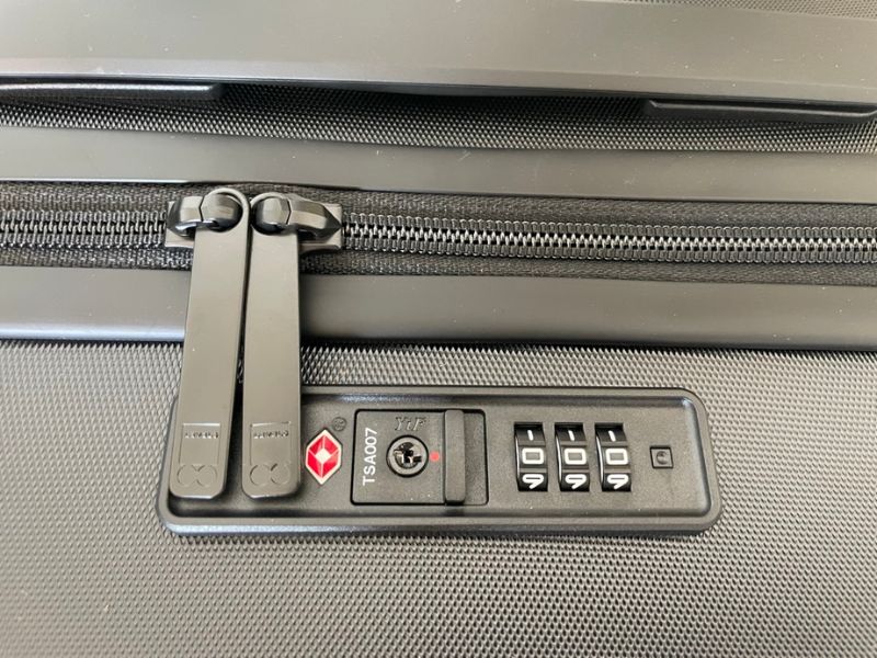 Level 8 luggage lock