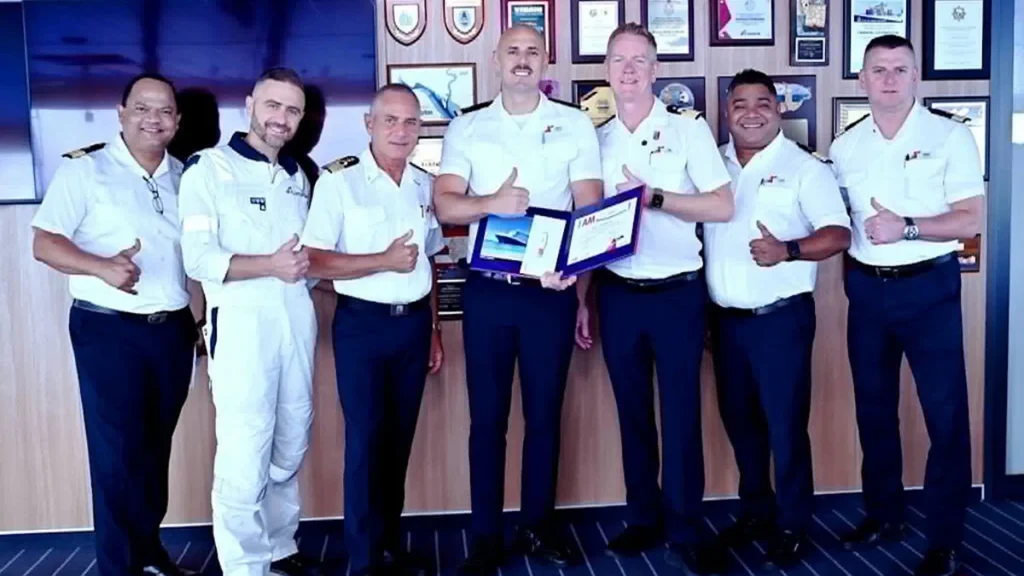 Millić Šarović receives Hero award on Carnival cruise