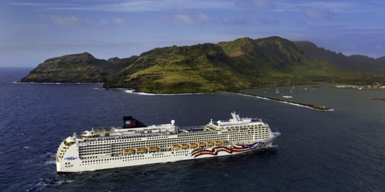 NCL Pride of America in Hawaii