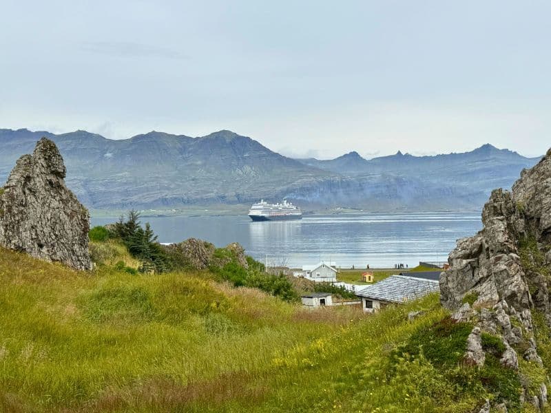 Nieuw Statendam in Iceland