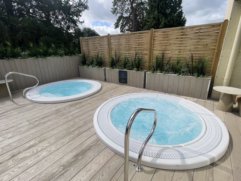 Outdoor hot tubs at Heythrop Park