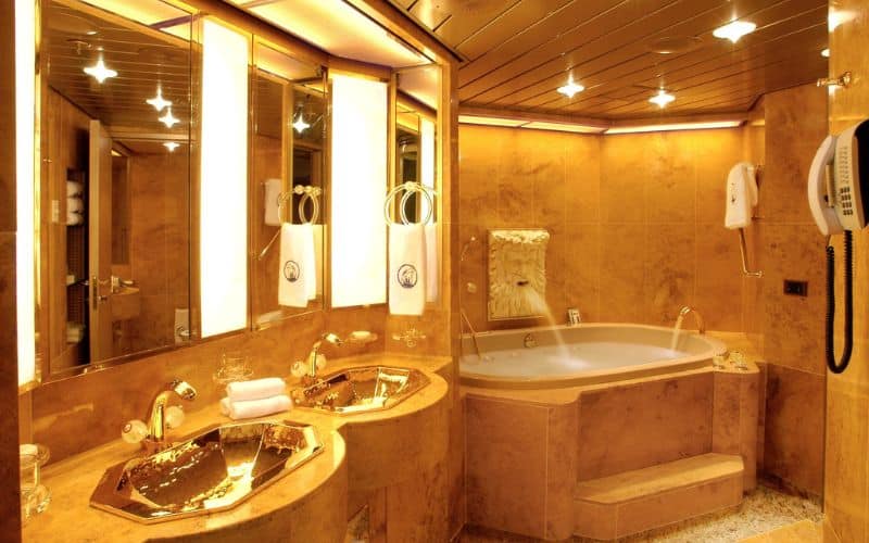 Pinnacle Suite on MS Oosterdam