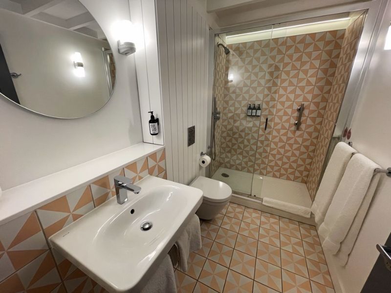 Room 2 bathroom