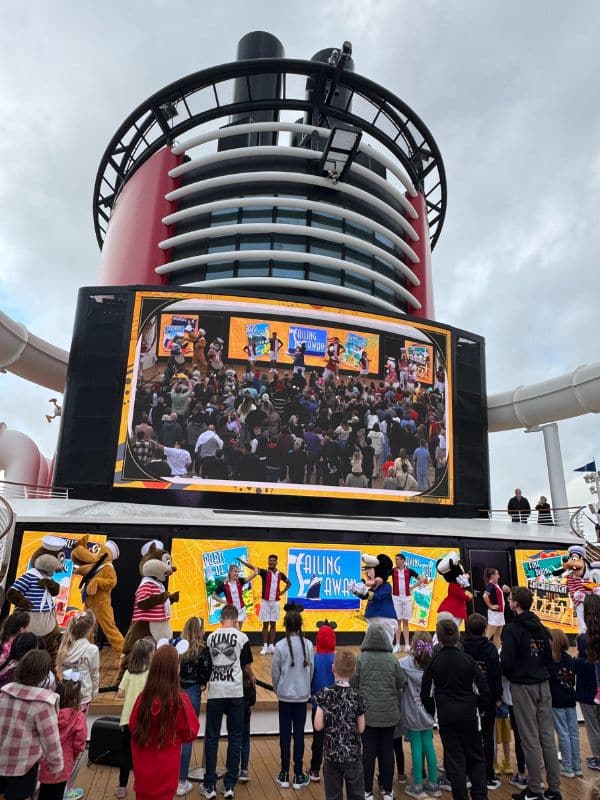 Disney sailaway party