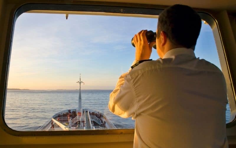 Ship's second officer
