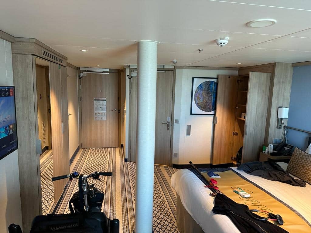 Spacious and Accommodating Cabin Features