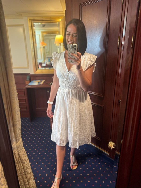 Cruise Mummy wearing white for White Night