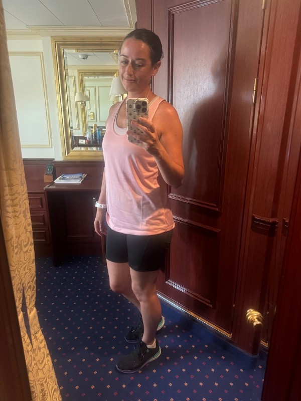 Cruise Mummy wearing gym clothes