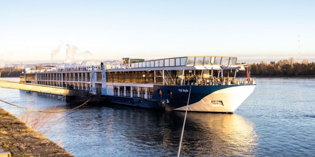 TUI Skyla moored