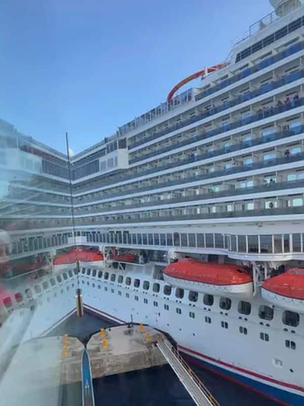 Carnival Breeze damaged after pier collision