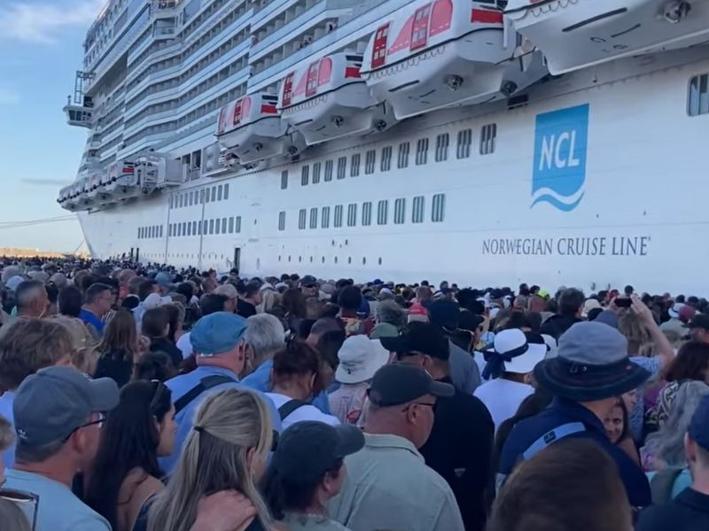 Huge crowds after NCL incident