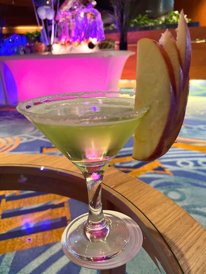 apple martini cocktail drink - Fred. Olsen Borealis
