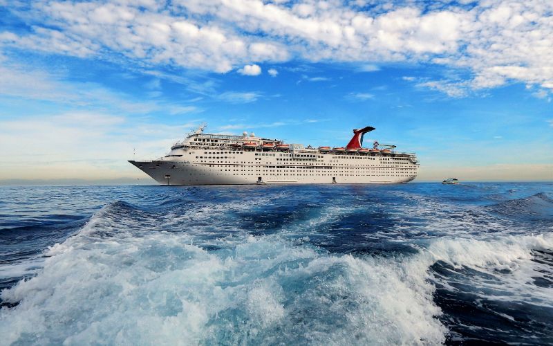 Carnival cruise ship missing port