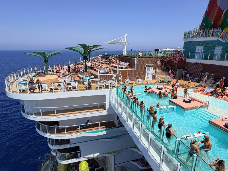 The Hideaway legend of the seas