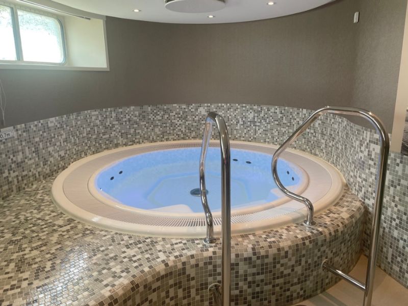 Hot tub on A-Rosa SENA