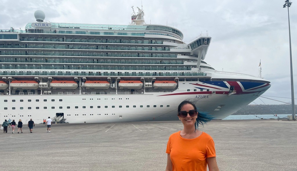 Cruise Mummy with P&O Azura