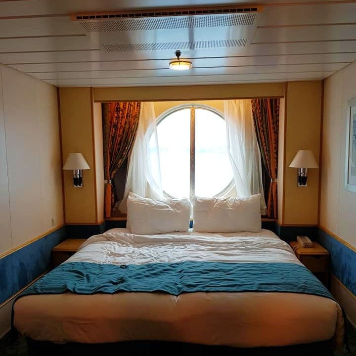 Larger window on Independence of the Seas