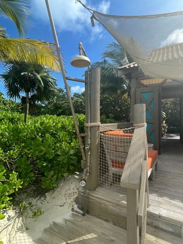 Outdoor shower area outuside the cabana