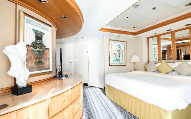 What a royal suite looks like