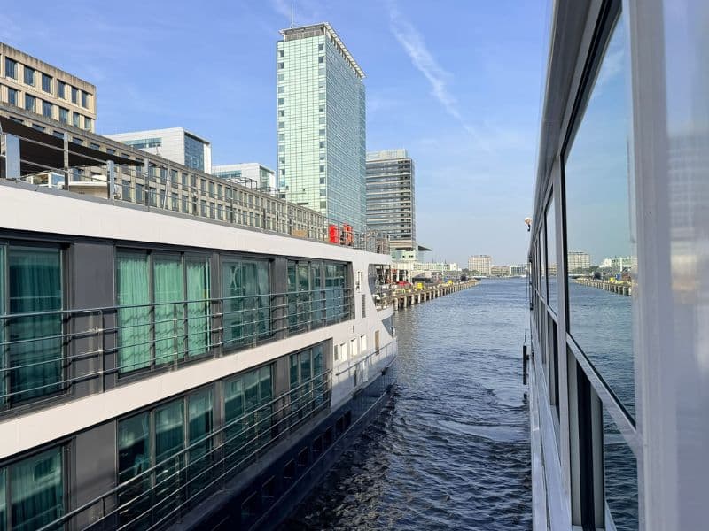 river ships side by side